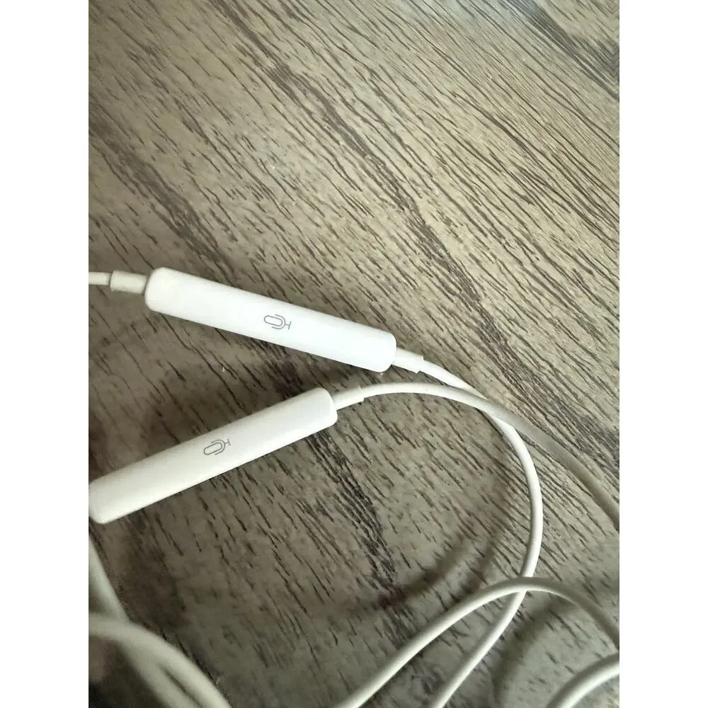 Lot of 2 Genuine Apple EarPods Headphones with Lightning Connector White OEM